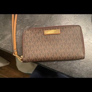 Michael Kors wristlet